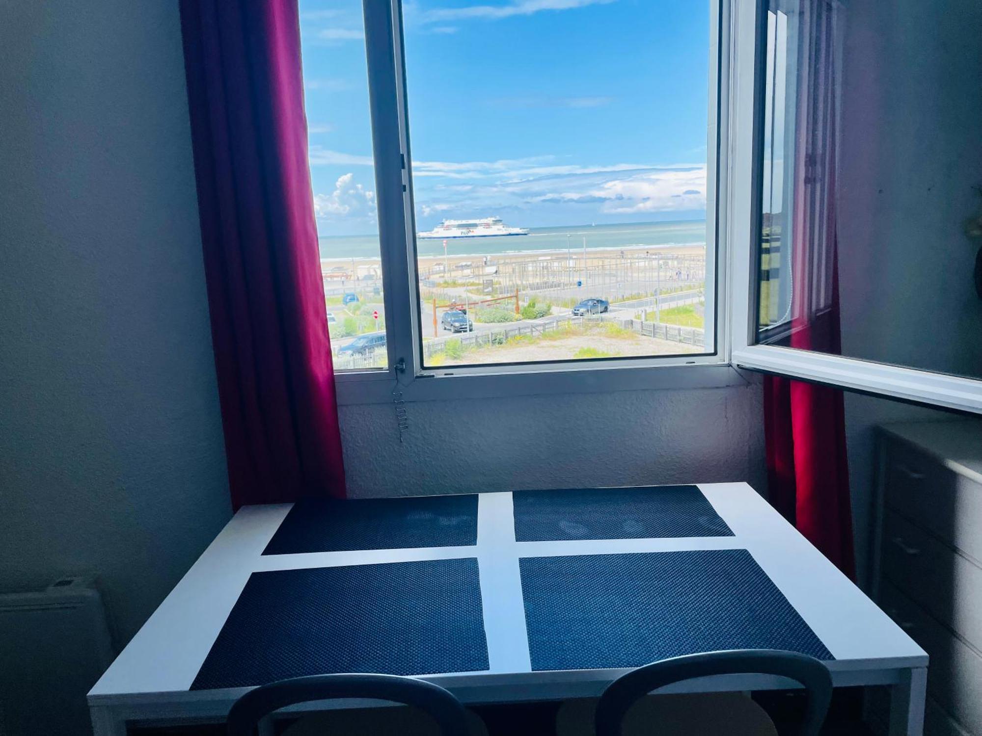 Ferienwohnung Au Rythme Des Ferrys Calais Exterior foto