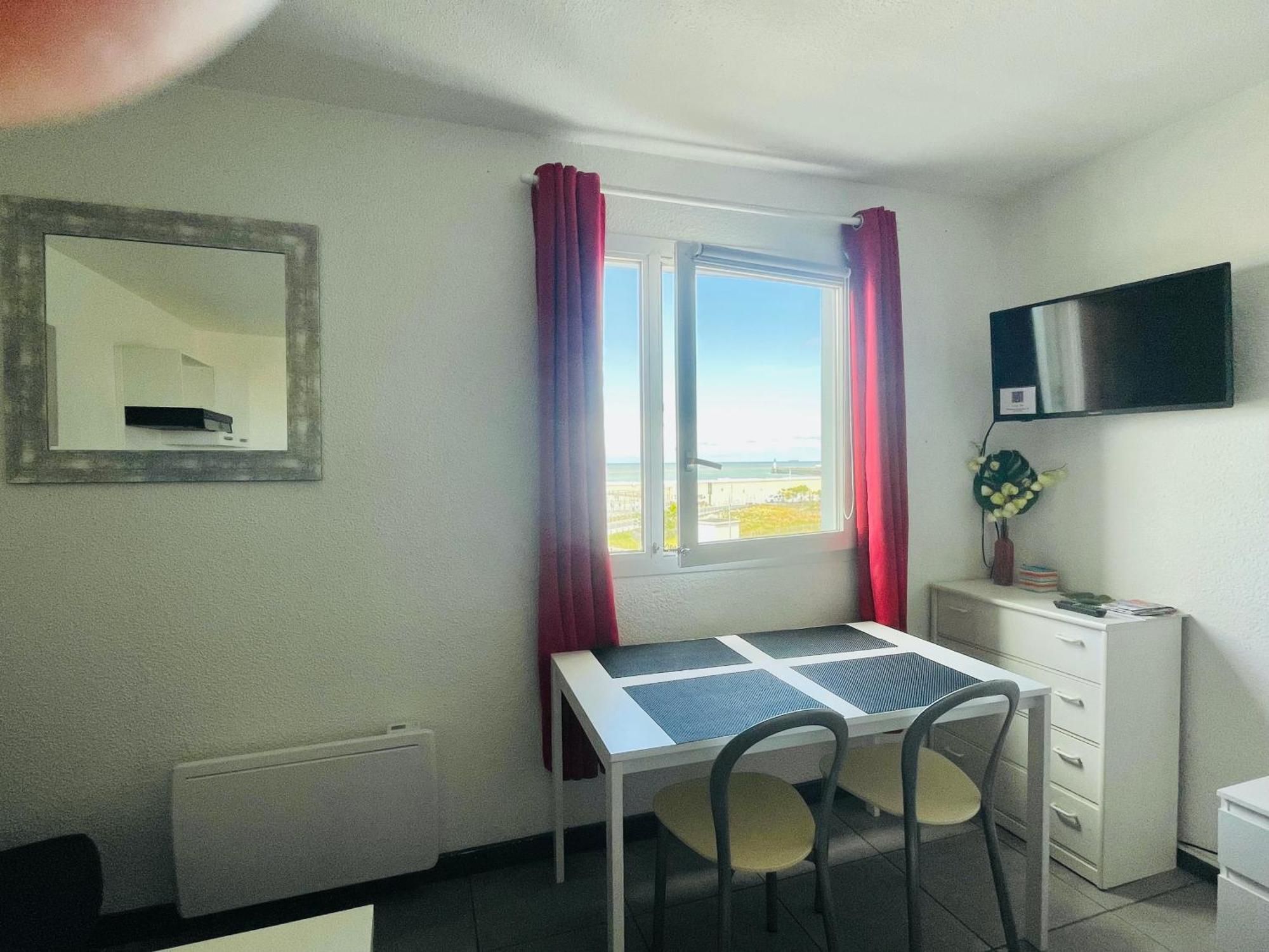 Ferienwohnung Au Rythme Des Ferrys Calais Exterior foto